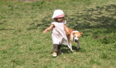 幼児と歩く